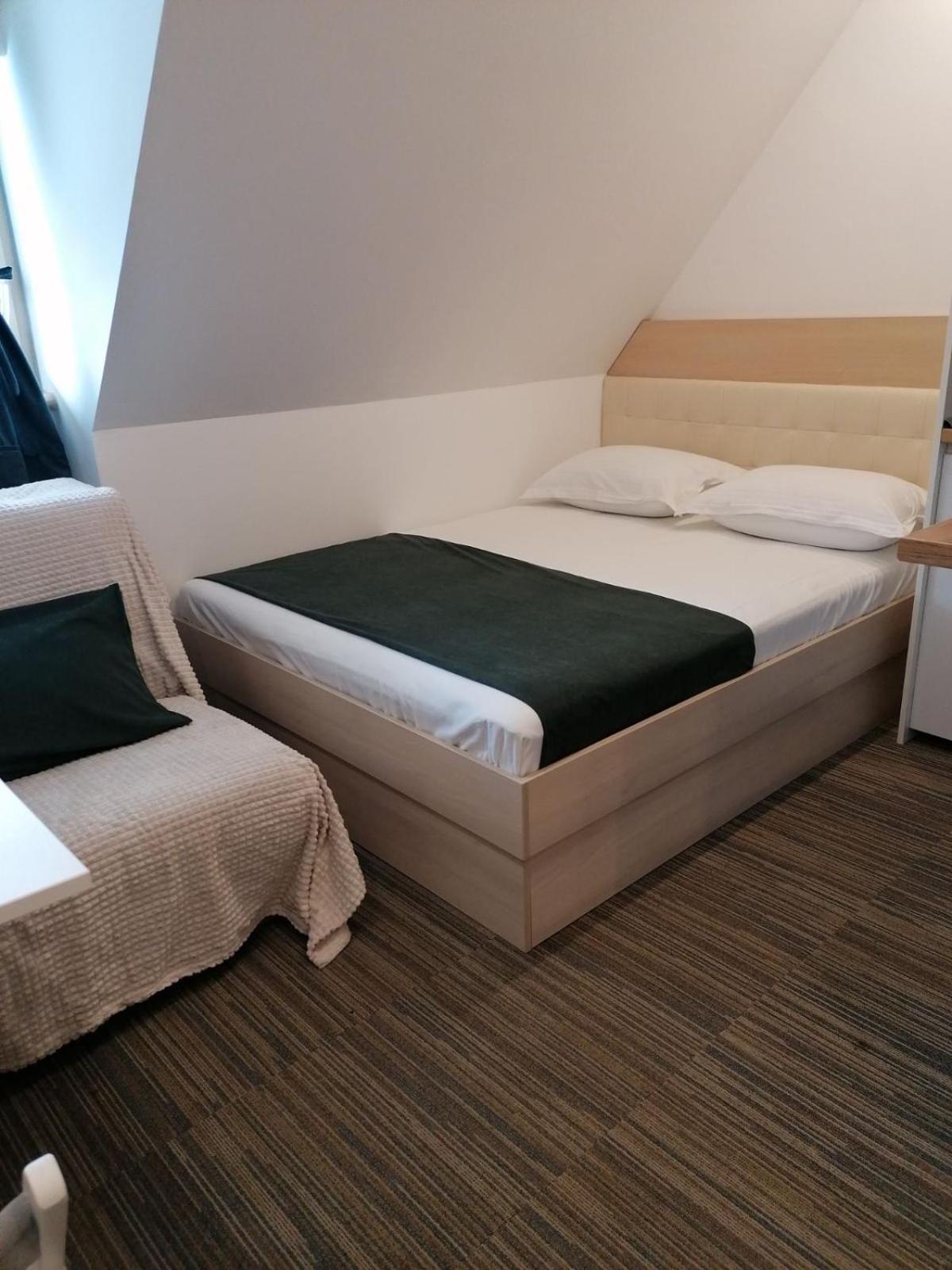 Kopaonik011 Konaci&Woodside Apartments Room photo